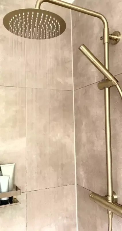 installation-colonne-douche-plombier-marrakech